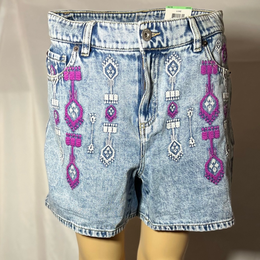 Women I.N.C Denim Embroidered High Rise Luxe Short NWT 8/29”
